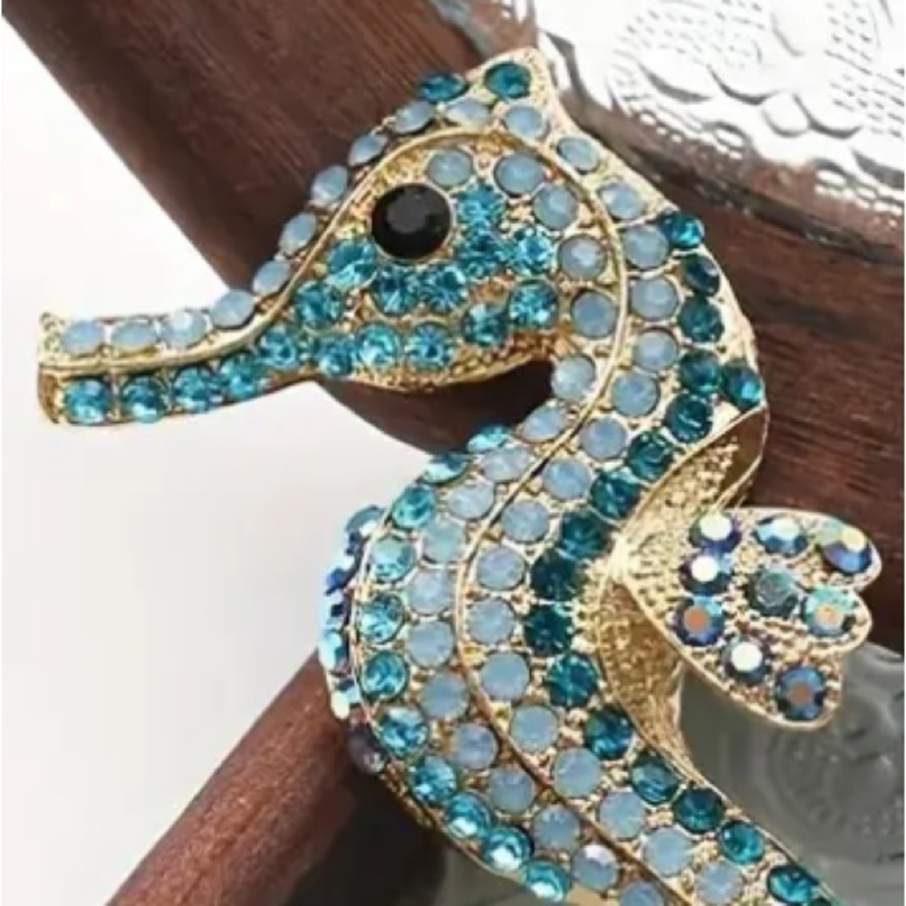 Seahorse Brooch with Turquoise & Teal Rhinestones - Picture 3 of 4